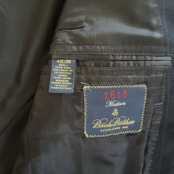 Brooks Brothers Navy Pin-Striped Suit — 42L/36 - Picture 6 of 16